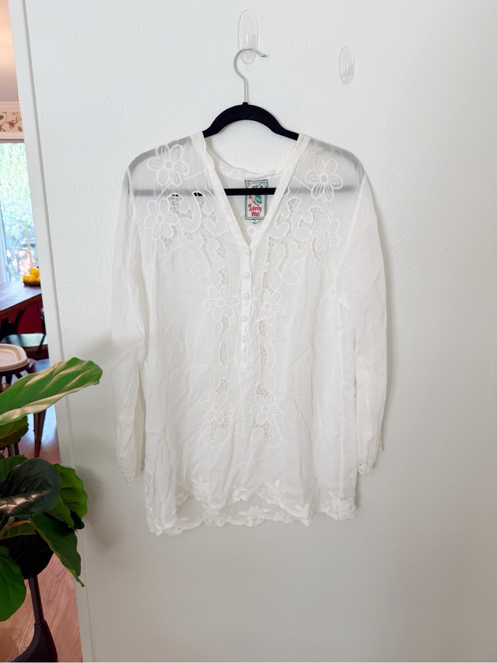 Johnny Was  Floral Eyelet Button Blouse Sz M - Picture 2 of 7